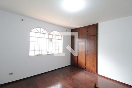 Casa para alugar com 301m², 3 quartos e 2 vagasQuarto