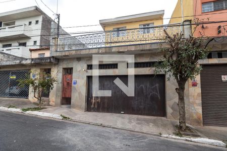 Casa à venda com 210m², 6 quartos e 3 vagasFachada