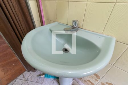 Casa à venda com 210m², 6 quartos e 3 vagasBanheiro 2