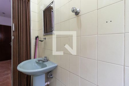 Casa à venda com 210m², 6 quartos e 3 vagasBanheiro 2