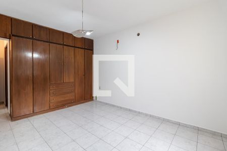 Casa à venda com 210m², 6 quartos e 3 vagasSuíte