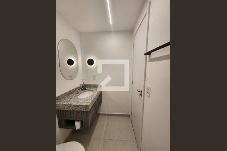 Banheiro de apartamento à venda com 1 quarto, 25m² em Vila Nova Conceição, São Paulo