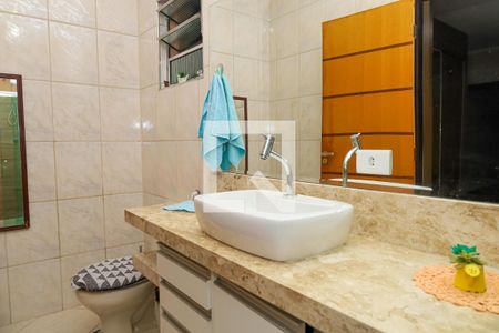 Casa para alugar com 196m², 4 quartos e 2 vagasBanheiro