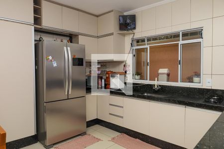 Casa para alugar com 196m², 4 quartos e 2 vagasCozinha