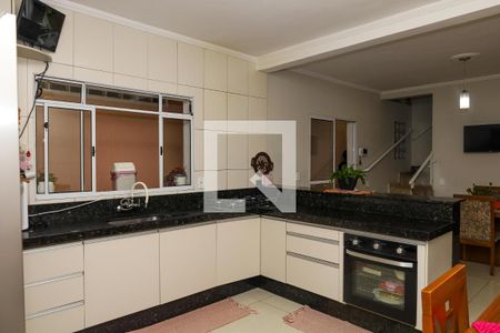 Casa para alugar com 196m², 4 quartos e 2 vagasCozinha