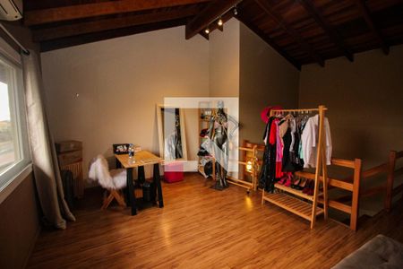 Casa à venda com 200m², 3 quartos e 2 vagasSótão da casa