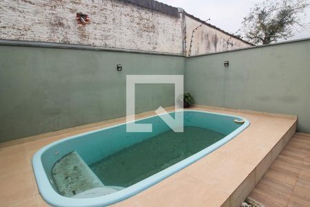 Casa à venda com 200m², 3 quartos e 2 vagasPiscina