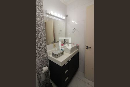 Casa à venda com 200m², 3 quartos e 2 vagasBanheiro da Suíte