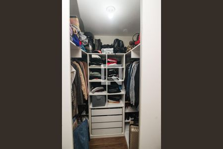 Casa à venda com 200m², 3 quartos e 2 vagasCloset da suíte