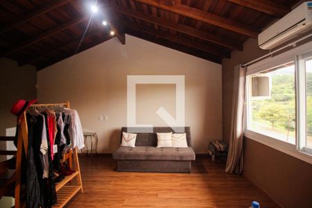 Casa à venda com 200m², 3 quartos e 2 vagasSótão da casa