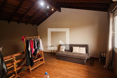 Casa à venda com 200m², 3 quartos e 2 vagasSótão da casa