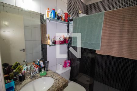 Banheiro do Quarto 1 de casa para alugar com 3 quartos, 220m² em Jardim Ester, São Paulo