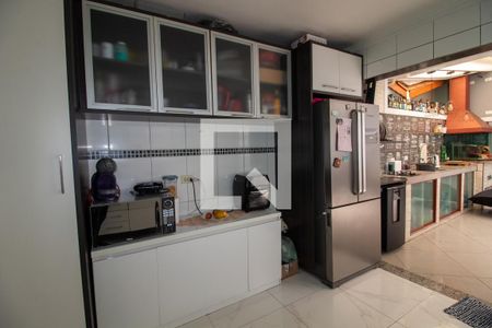 Casa à venda com 220m², 3 quartos e 4 vagas Casa à venda com 220m², 3 quartos e 4 vagasCozinha