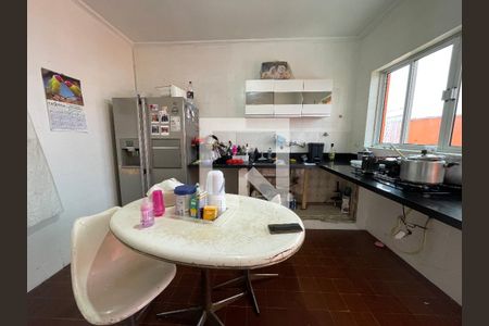 Casa à venda com 300m², 5 quartos e 2 vagas Casa à venda com 300m², 5 quartos e 2 vagasCozinha