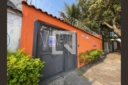 Casa à venda com 300m², 5 quartos e 2 vagas Casa à venda com 300m², 5 quartos e 2 vagasFachada