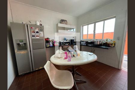 Casa à venda com 300m², 5 quartos e 2 vagas Casa à venda com 300m², 5 quartos e 2 vagasCozinha