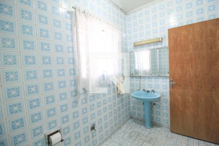 Casa à venda com 220m², 4 quartos e 3 vagasBanheiro