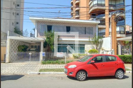 Casa à venda com 220m², 4 quartos e 3 vagasFachada 