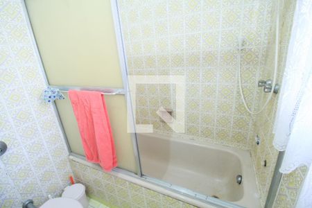 Casa à venda com 220m², 4 quartos e 3 vagasBanheiro