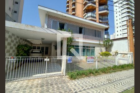 Casa à venda com 220m², 4 quartos e 3 vagasFachada 
