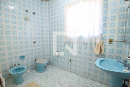 Casa à venda com 220m², 4 quartos e 3 vagasBanheiro