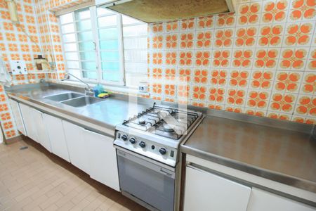 Casa à venda com 220m², 4 quartos e 3 vagasCozinha 