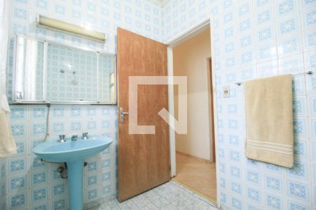 Casa à venda com 220m², 4 quartos e 3 vagasBanheiro