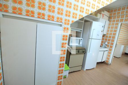 Casa à venda com 220m², 4 quartos e 3 vagasCozinha 