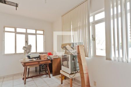 Casa à venda com 180m², 3 quartos e 5 vagasEdícula