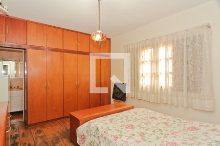 Casa à venda com 180m², 3 quartos e 5 vagasSuíte