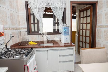 Casa à venda com 310m², 5 quartos e 4 vagasCasa 2 - cozinha