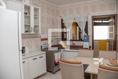 Casa à venda com 310m², 5 quartos e 4 vagasCasa 2 - cozinha