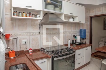 Casa à venda com 310m², 5 quartos e 4 vagasCasa 1 - cozinha
