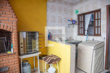 Casa à venda com 310m², 5 quartos e 4 vagasCasa 1 - área de serviço e lazer