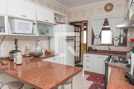 Casa à venda com 310m², 5 quartos e 4 vagasCasa 1 - cozinha