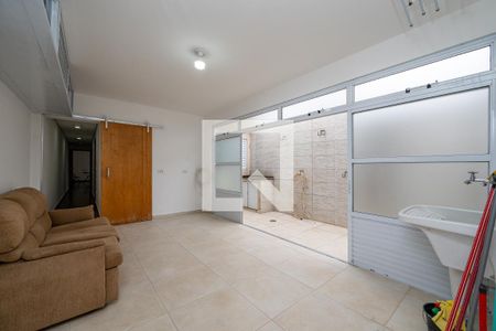 Casa à venda com 230m², 5 quartos e 2 vagasÁrea de Serviço