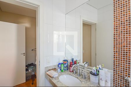 Casa à venda com 246m², 3 quartos e 5 vagasBanheiro da Suíte 3