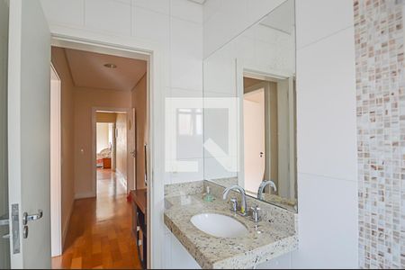 Casa à venda com 246m², 3 quartos e 5 vagasBanheiro da Suíte