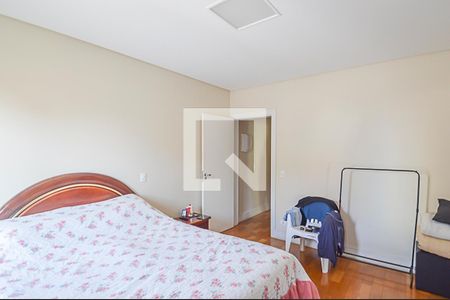 Casa à venda com 246m², 3 quartos e 5 vagasQuarto 3 - Suíte