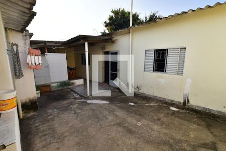 Casa à venda com 460m², 4 quartos e 4 vagasQuintal - Casa 3