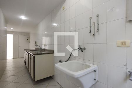 Apartamento para alugar com 104m², 3 quartos e 1 vaga Apartamento para alugar com 104m², 3 quartos e 1 vagaCozinha e Área de Serviço