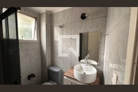 Banheiro social de apartamento para alugar com 2 quartos, 70m² em Campo Belo, São Paulo