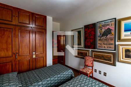 Quarto  de apartamento à venda com 4 quartos, 340m² em Lourdes, Belo Horizonte