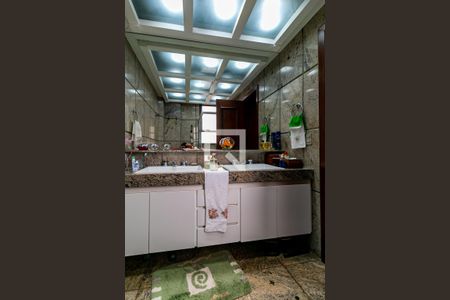 Apartamento à venda com 340m², 4 quartos e 3 vagas Apartamento à venda com 340m², 4 quartos e 3 vagasBanheiro