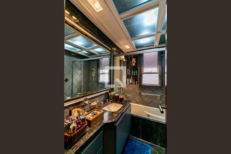 Apartamento à venda com 340m², 4 quartos e 3 vagas Apartamento à venda com 340m², 4 quartos e 3 vagasBanheiro