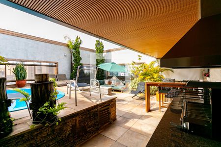 Apartamento à venda com 340m², 4 quartos e 3 vagas Apartamento à venda com 340m², 4 quartos e 3 vagasÁrea externa