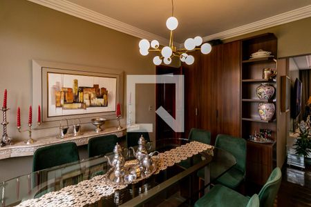 Apartamento à venda com 340m², 4 quartos e 3 vagas Apartamento à venda com 340m², 4 quartos e 3 vagasSala