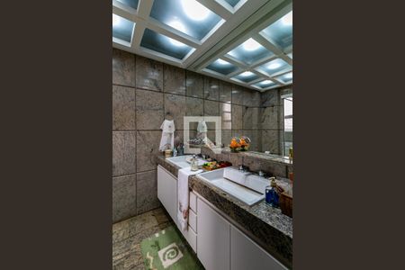 Apartamento à venda com 340m², 4 quartos e 3 vagas Apartamento à venda com 340m², 4 quartos e 3 vagasBanheiro