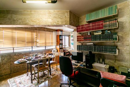 Apartamento à venda com 340m², 4 quartos e 3 vagas Apartamento à venda com 340m², 4 quartos e 3 vagasEscritório