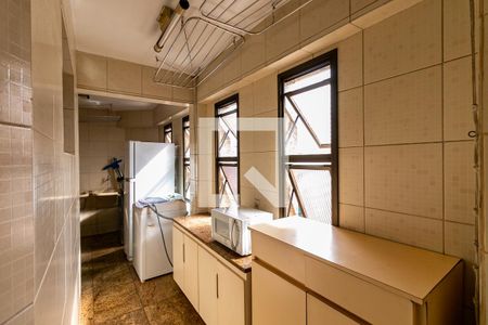 Apartamento à venda com 340m², 4 quartos e 3 vagas Apartamento à venda com 340m², 4 quartos e 3 vagasÁrea de serviço